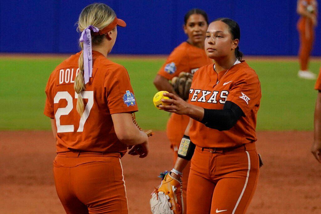 WCWS Oklahoma Texas Softball
